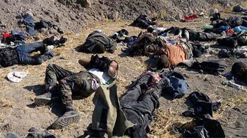 terroristas muertos en el campo de batalla Siria repele un ataque masivo de los terroristas en el sur de Alepo